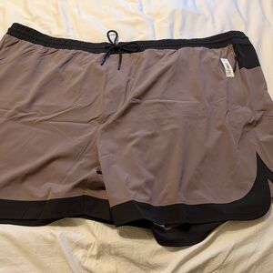 Amazon Essentials Black and Tan Men's Shorts